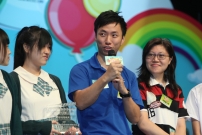Mr WU Siu-hong and Miss Vanessa FUNG, representatives of Hong Kong Bowling Team, shared tips on healthy living with students