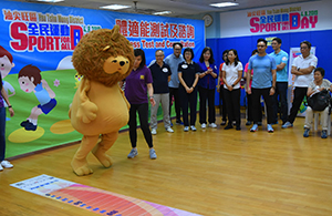 Lazy Lion and the guests joined a participation activity (Photo Credit to LCSD)
