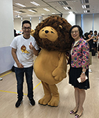 Professor Sophia Chan (right) was pictured with “Lazy Lion” (center)